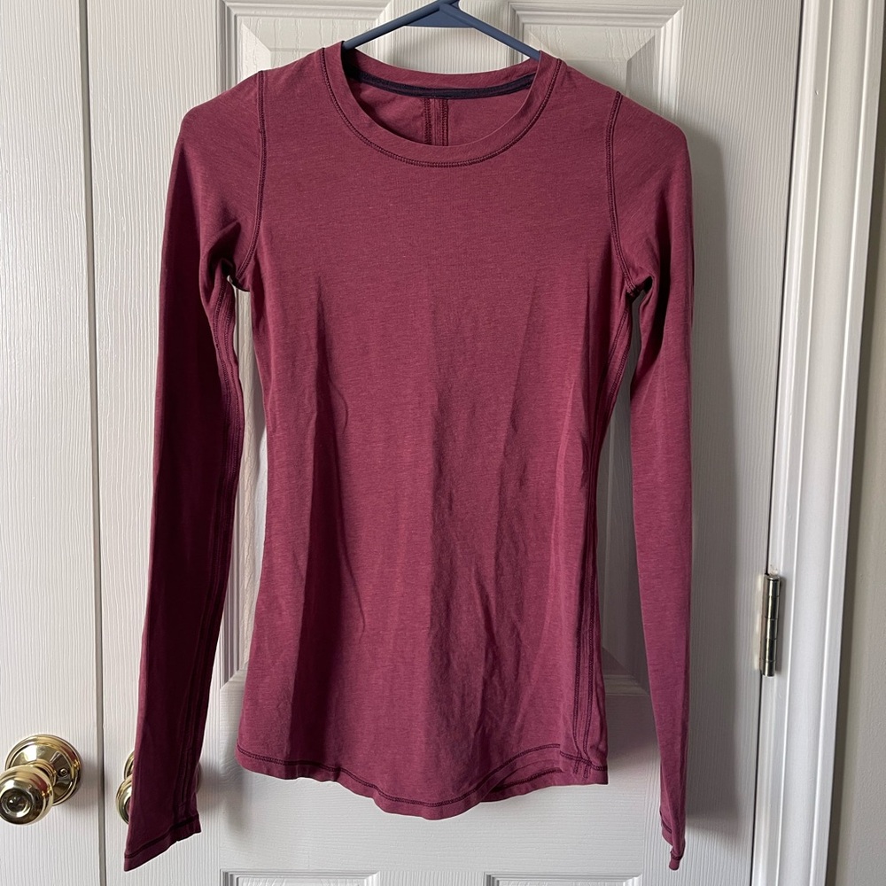 Lululemon Long Sleeve T Shirt With Thumb Holes
